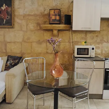 Beautiful Maisonette In Picturesque Stairs Apartman