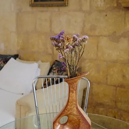 Beautiful Maisonette In Picturesque Stairs Apartman *
